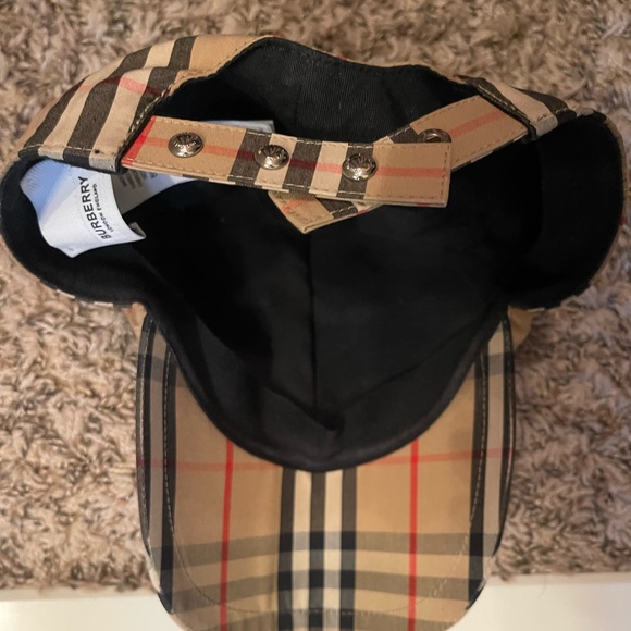 Burberry Hat - Picture 4 of 5